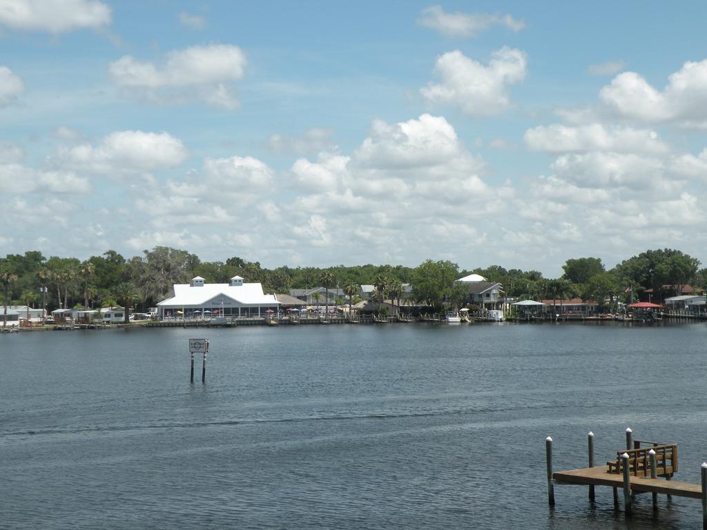 Tradewinds Homosassa Marina Resort Bagian luar foto